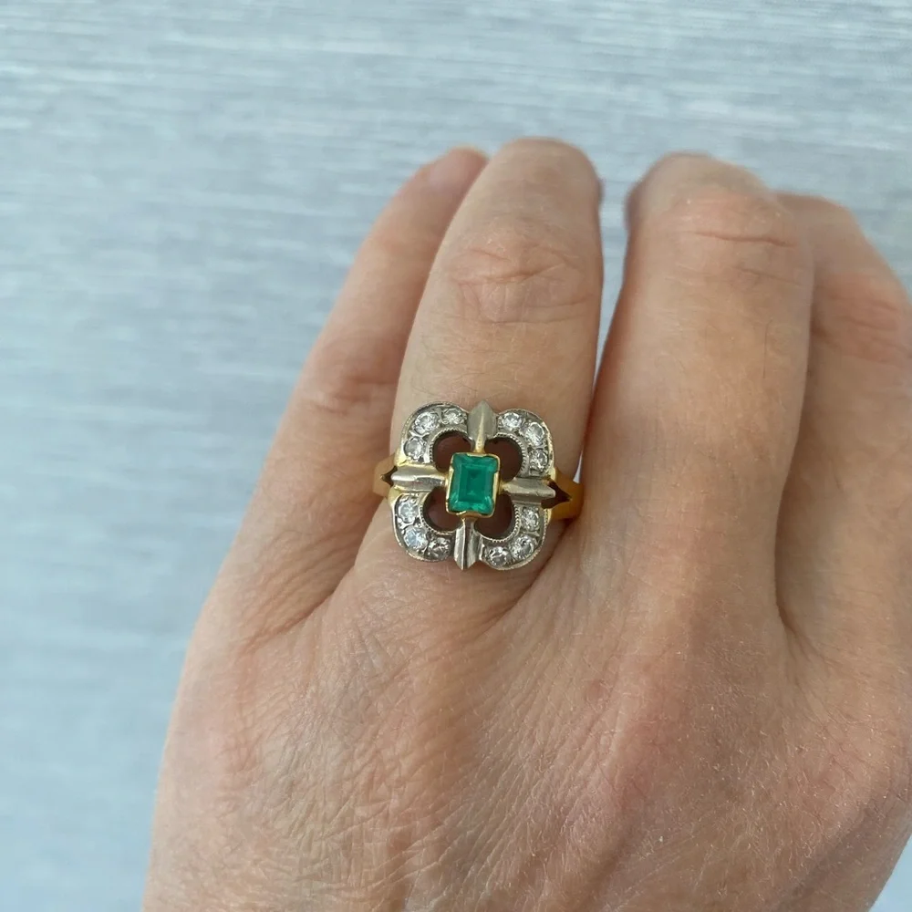 For Antique Collectors Emerald and Diamonds Ring. - Picture 6 of 6